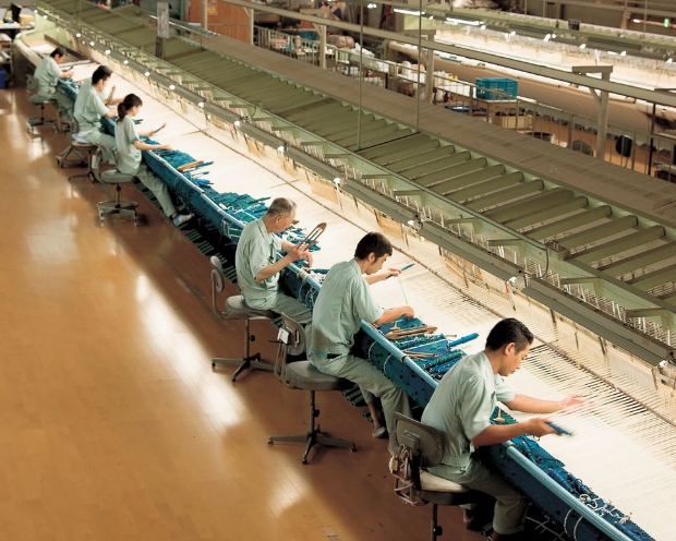 Weaving of a stage curtain
