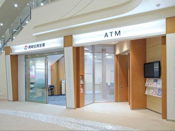 The Okazaki Shinkin Bank/【Façade】Facade design allows people to see into the branch.