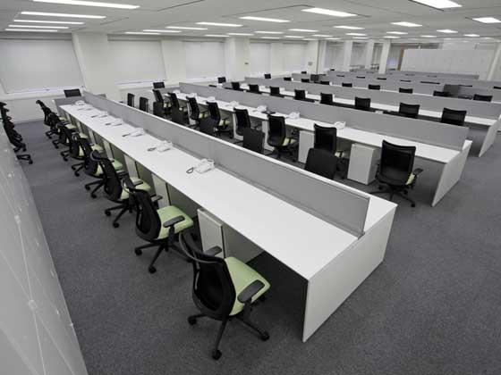 Kirin Kyowa Foods Company, Limited/【Office area】(Office area) A universal layout is achieved with tables and benches.