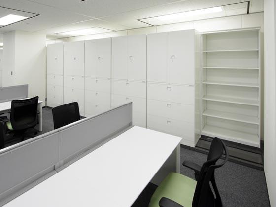 Kirin Kyowa Foods Company, Limited/【Cabinet area】Cabinets are consolidated for efficient use of the office area.