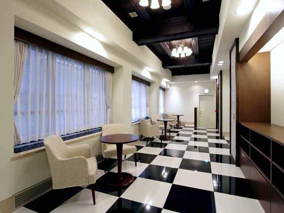 The Hokkoku Bank, Ltd./【3rd fl. Lobby】The interior reproduces the early Showa look. 