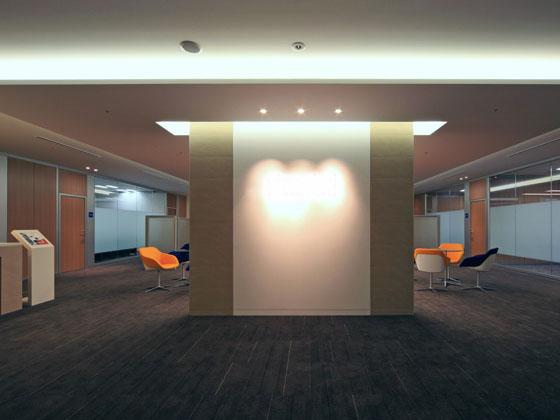General Materials Manufacturer/【Entrance area】Reception space for general visitors is open and airy.