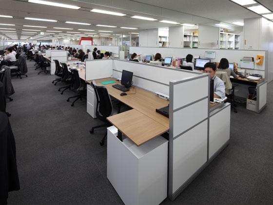 KAGOME CO., Ltd./【Office area】The workstations flexibly adapt to organizational changes.