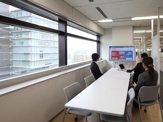 KAGOME CO., Ltd./【Communication area】Meeting space was put close to the office area.