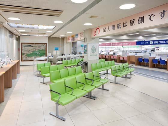 Yotsukaido City/【Waiting space】This bright and pleasant waiting lobby makes waiting more enjoyable.