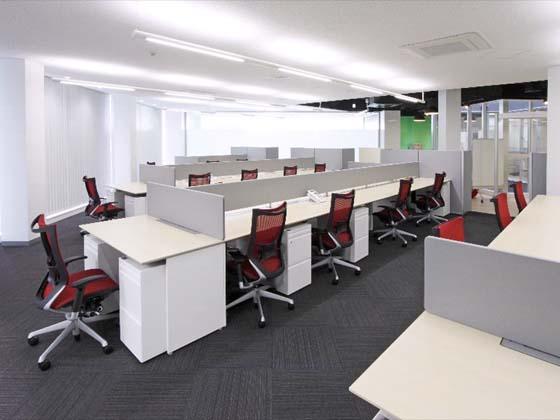 Kyowa Medical Corporation/【Office area】The design uses a radial layout centering on a light shaft. 