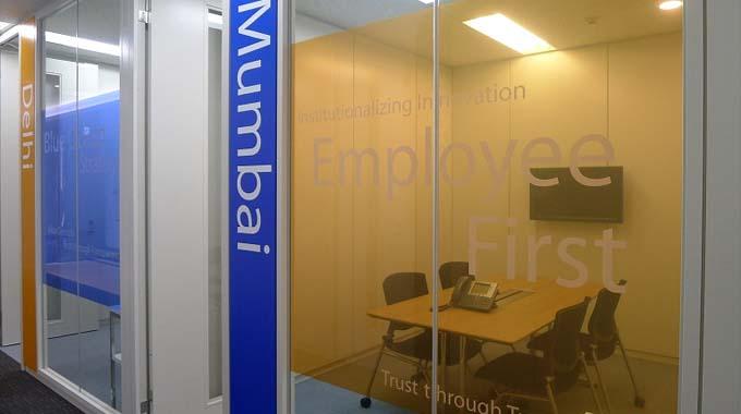 HCL JAPAN LTD./【Meeting room】The graphics are designed with the four corporate philosophies, including Employees First, etc.