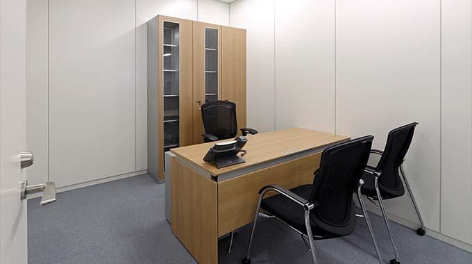 HCL JAPAN LTD./【Executive room】A minimum and simple executive room.