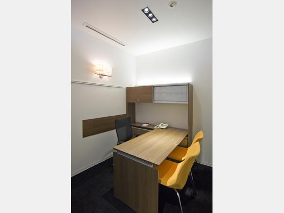 Plenus Company Limited/【Executive area (Executive office - executive area)】A space offering decisive speed for office work and meetings