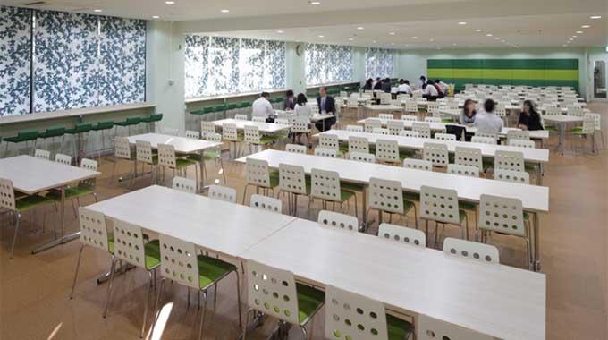 MS & AD Systems Company, Limited/【Café area】Café area inspired by the corporate colors and accenting green