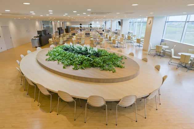 Tokyo Electron Miyagi Limited/【Cafeteria】The cafeteria, which is open outside lunchtime as well, can be utilized for both on and off communication.