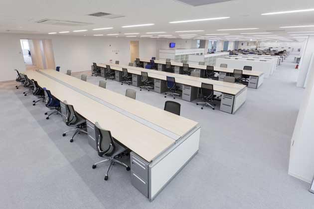 Tokyo Electron Miyagi Limited/【Office area 1】This is a flat type workstation placing importance on communication. (For production workers)