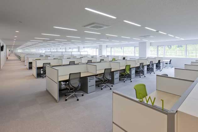 Tokyo Electron Miyagi Limited/【Office area 2】This is a booth-type workstation placing importance on an environment good for concentration. (For development workers)