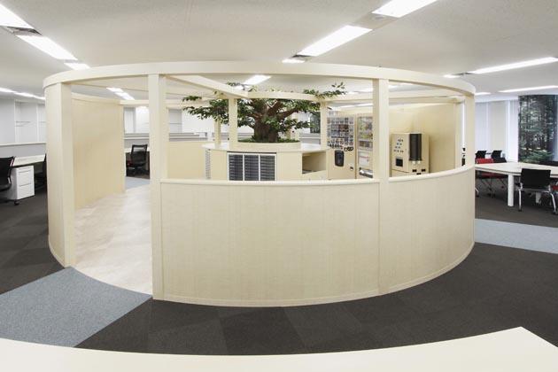 SEKISUI HEIM Chubu Co. Ltd./【Magnet space】A magnet area set up in the center of the office