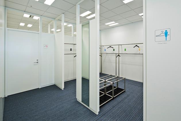 Nippon Meat Packers, Inc./【Closet area】Space saving is realized with two-level pole hangers