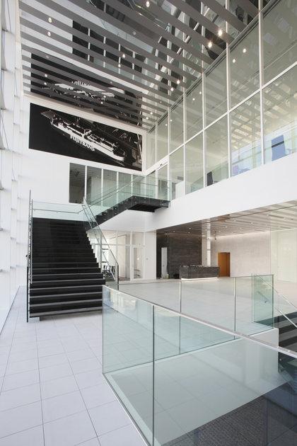 Fujitrans Corporation/【Entrance area】A bright and expansive entrance hall.