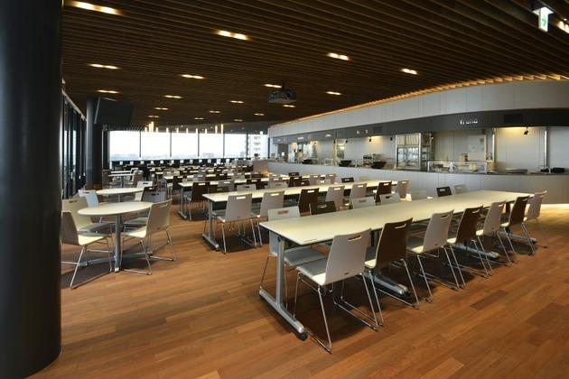 Sumitomo Wiring Systems, Ltd./【Cafeteria】This multipurpose space can be used for company events as well as meals.