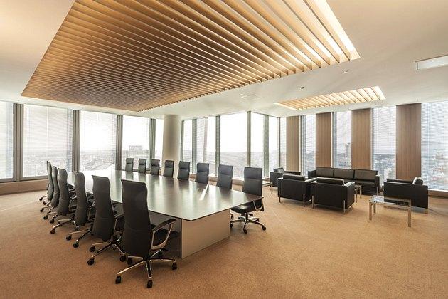 The Niigata Nippo Co., Ltd./【Executive area】On clear days, Sado Island can be seen from this special meeting room.