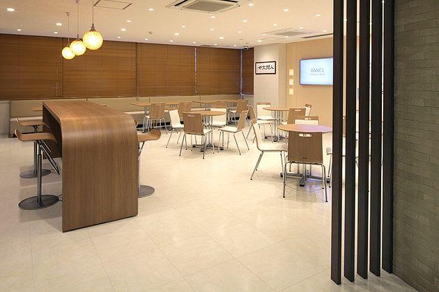 FANCL Corporation/【Lounge】The lounge area is used as a place for people to gather for training.