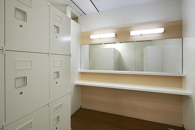 SGS Japan Inc./【Women's locker space】A personal locker and powder corner are provided for women.