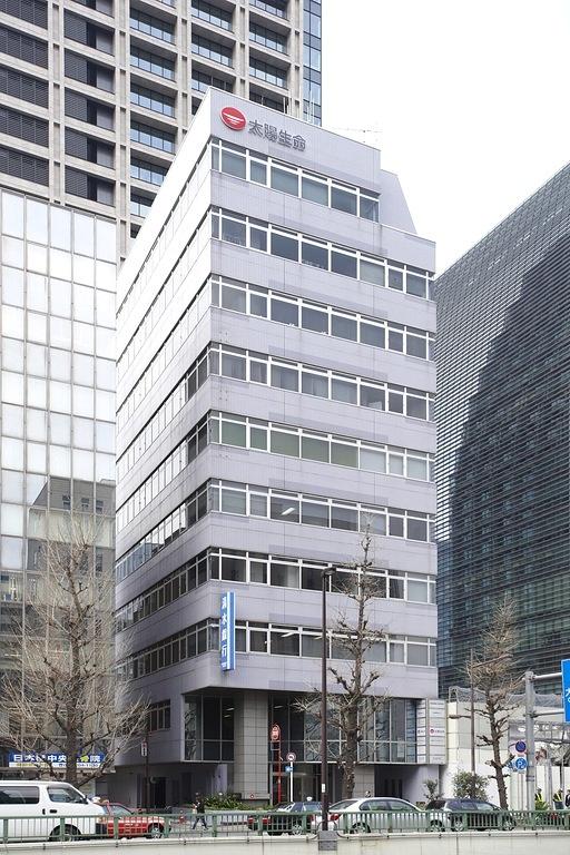Taiyo Life Insurance Company/【Building exterior】Exterior of the Taiyo Seimei Edobashi Building, facing Showa-dori street.