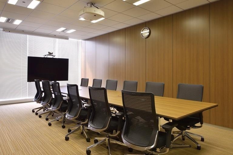 TIS Inc./【37F Executive conference room】The video conferencing system is the same as in the regular conference rooms.