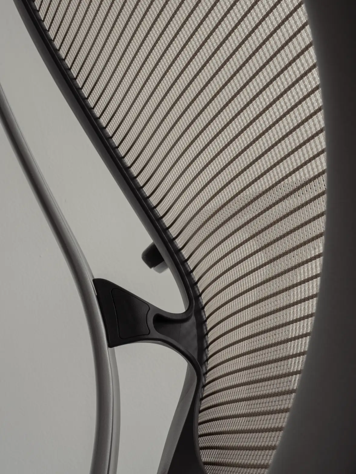Okamura Ergonomic office chair mesh backrest detail