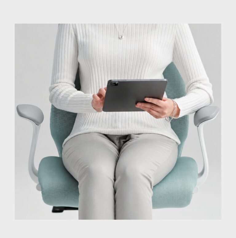 Smooth Fitting Armrest 
 
